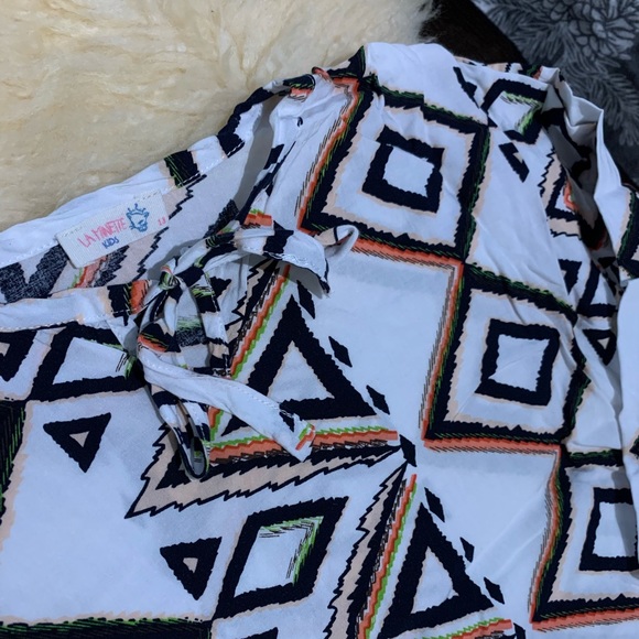 ⭐️2 for $25⭐️ Girls Top - Picture 2 of 3